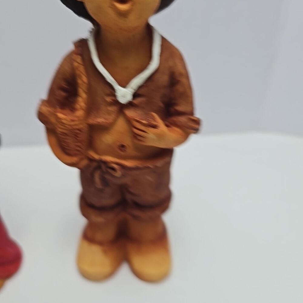 Lot of 2  Doo Lee Koreart man and woman with Basket Resin Figurines 6.5" - Picture 9 of 15